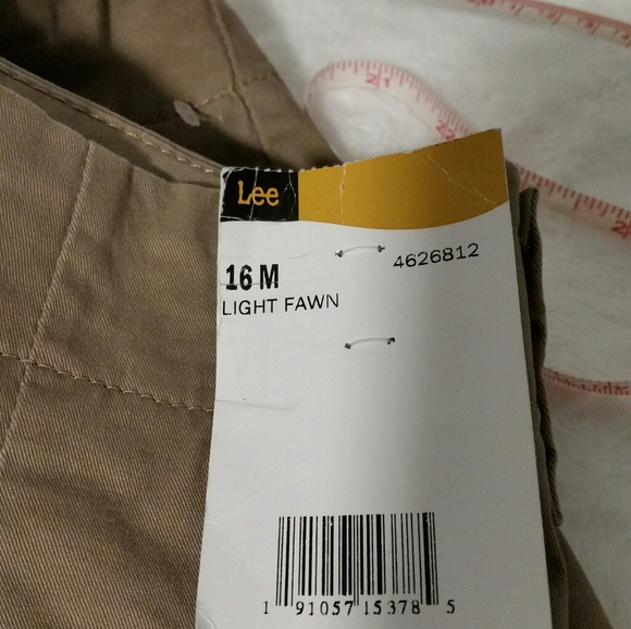 Lee short  Size 16M Straight Fit,Midrise fit light - Picture 6 of 8